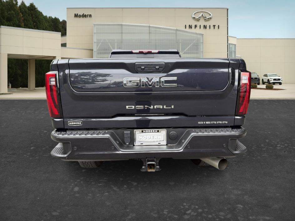 Used 2024 GMC Sierra 3500 Denali Ultimate AWD/4WD image 7