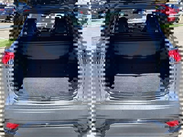 Used 2023 Toyota Corolla Cross XSE w/ Convenience Package image 28