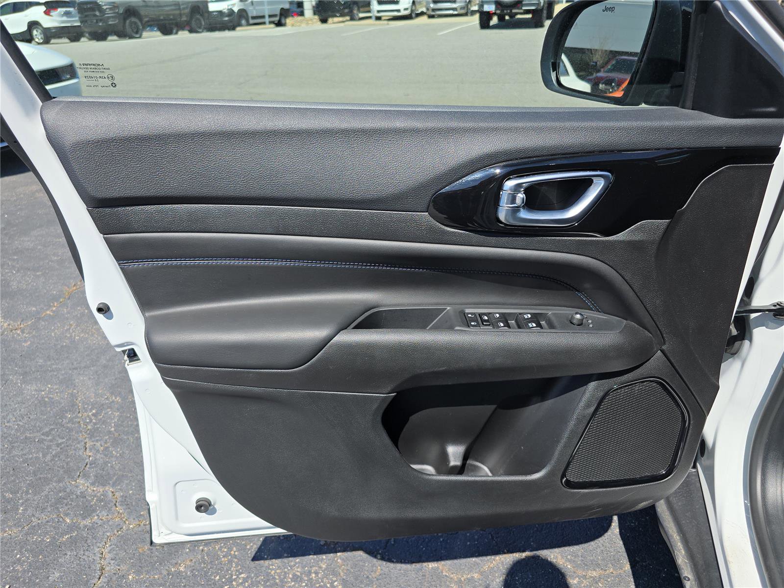 New 2026 Jeep Compass Latitude image 19