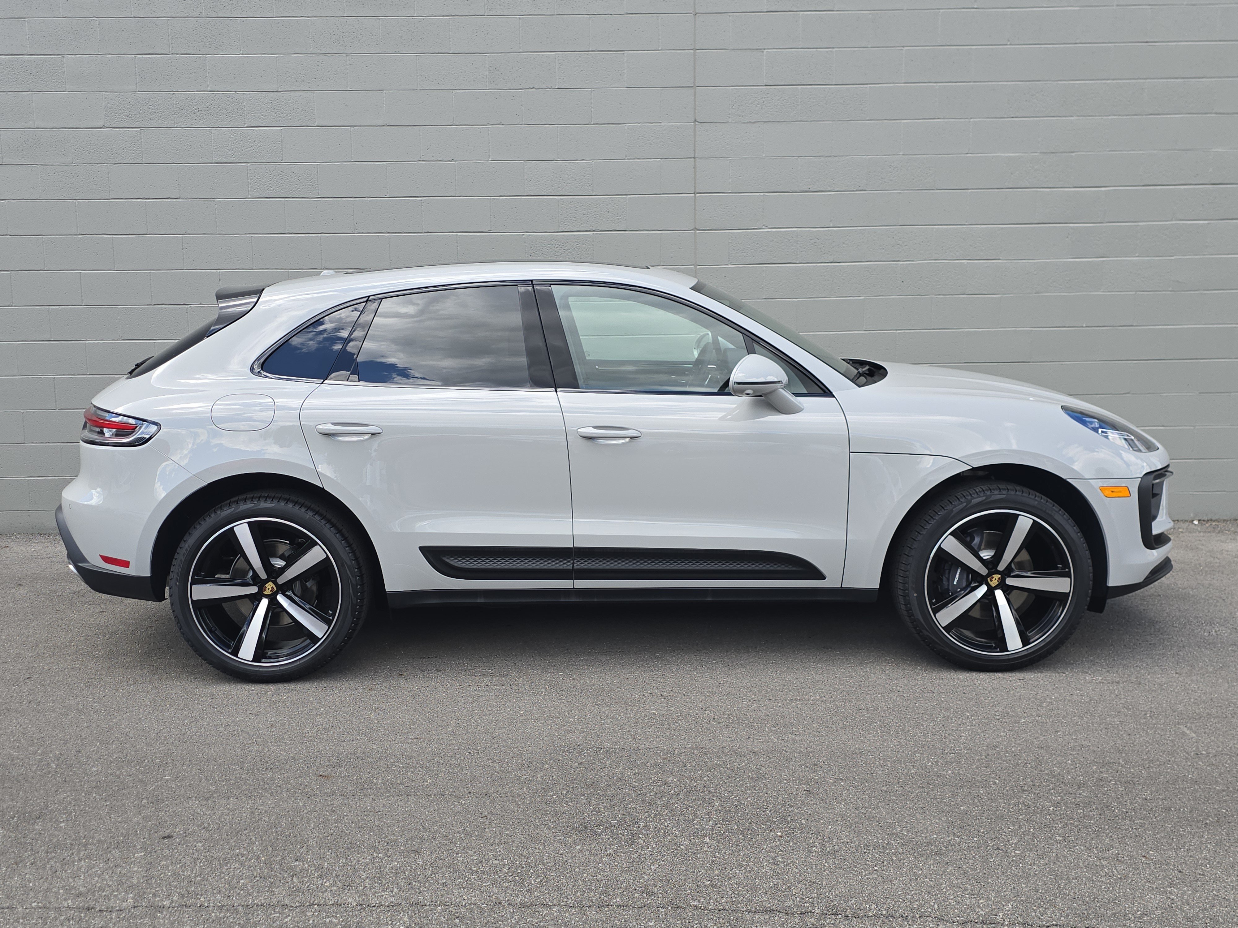 New 2026 Porsche Macan AWD/4WD image 16