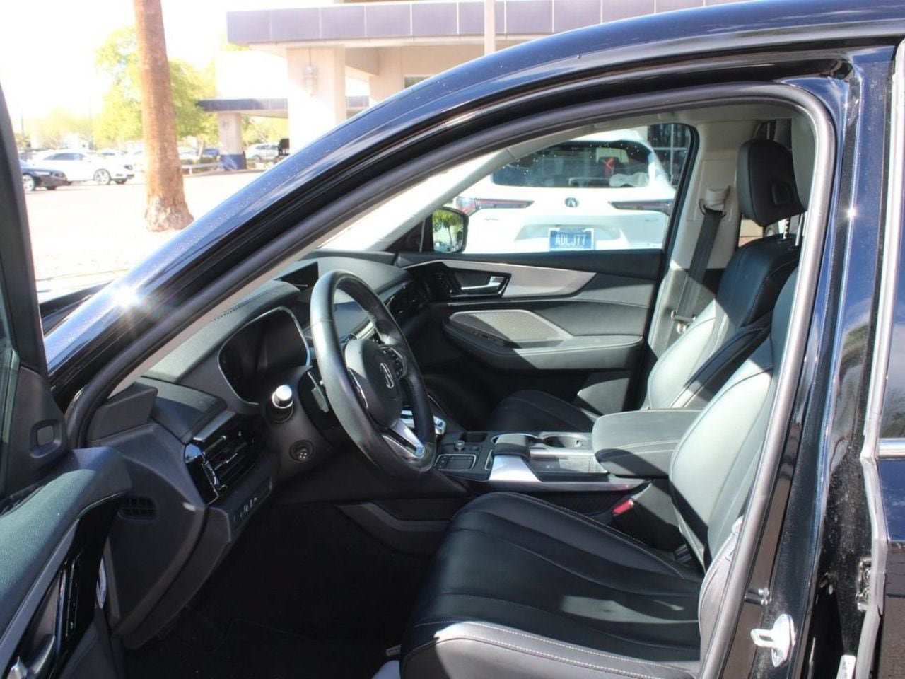 Used 2024 Acura MDX w/ Technology Package FWD image 11