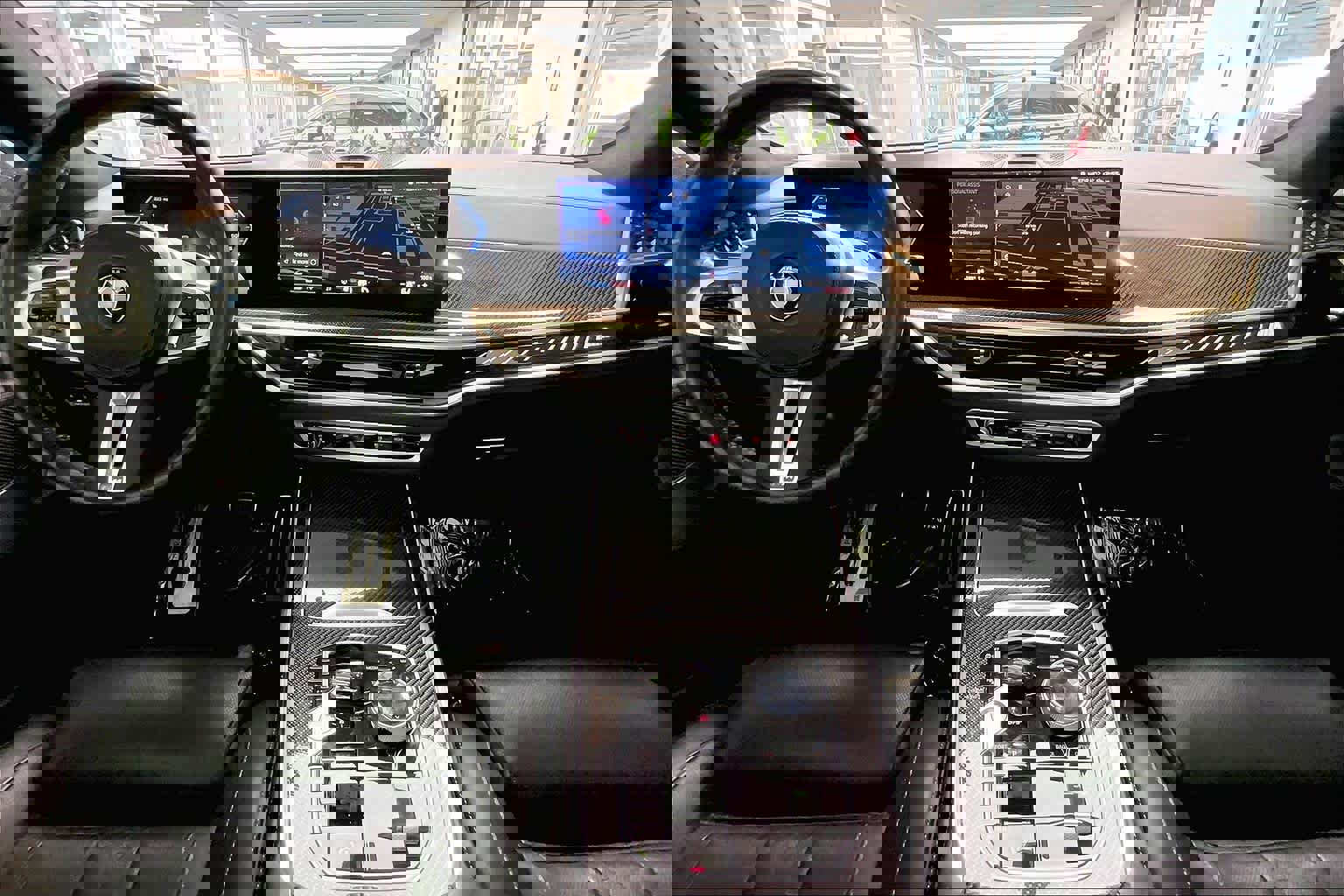 Used 2025 BMW X7 M60i image 16