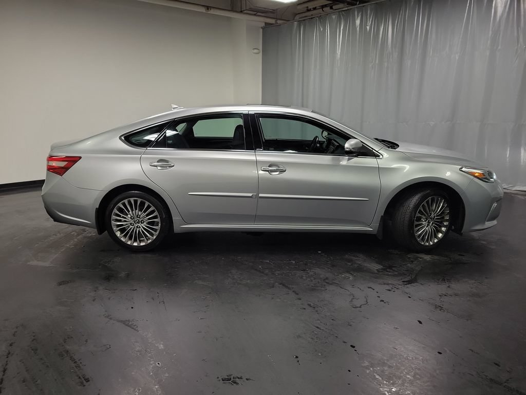 Used 2018 Toyota Avalon Limited w/ All Weather Liner Package FWD image 9