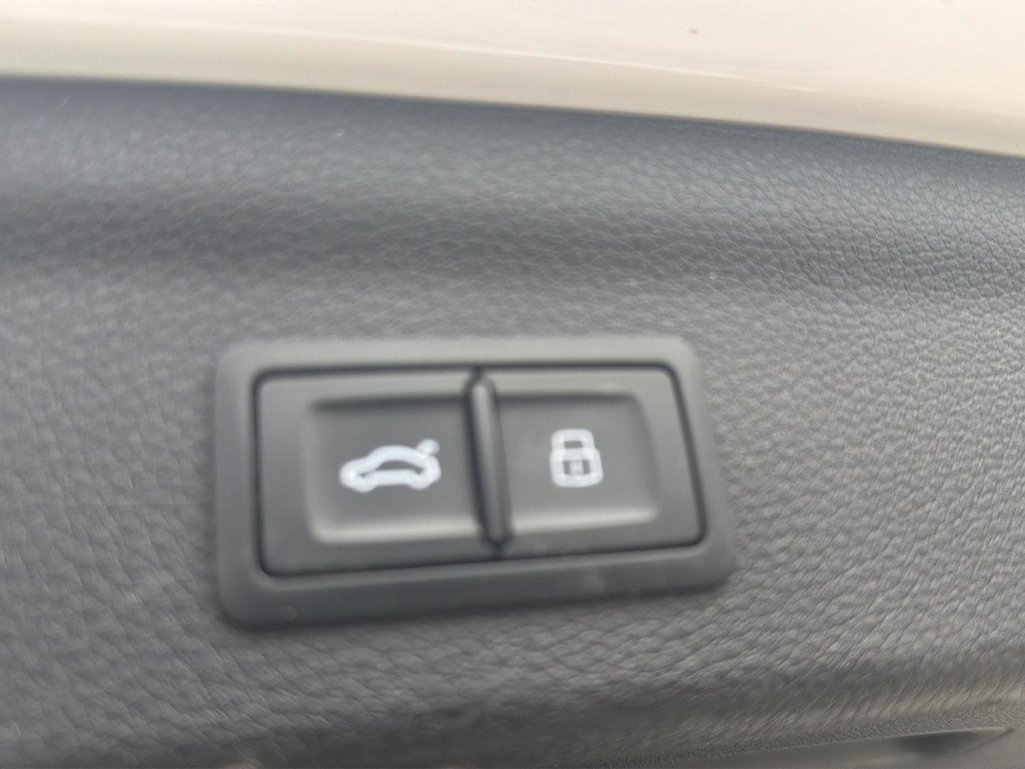 Used 2020 Audi Q3 2.0T Prestige w/ Prestige Package image 14