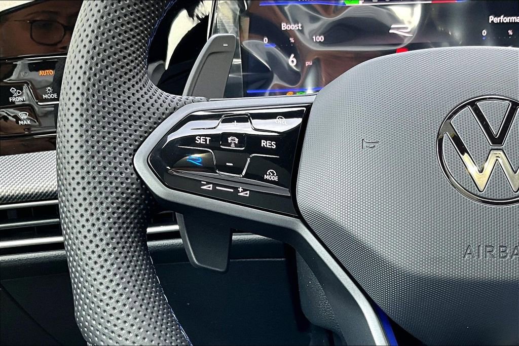 New 2026 Volkswagen Golf image 9