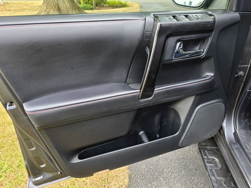 Used 2020 Toyota 4Runner SR5 image 21