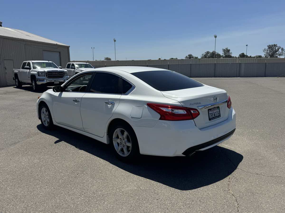 Used 2016 Nissan Altima 2.5 S w/ Power Driver Seat Package FWD image 7