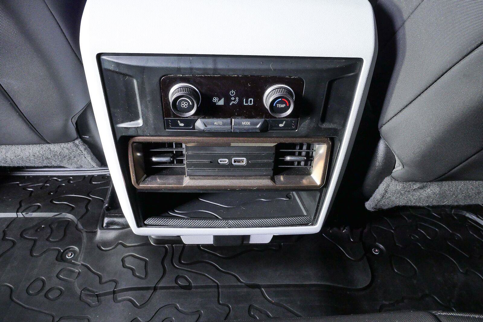 Used 2024 GMC Hummer EV 2X w/ LPO, Illumination Package AWD/4WD image 18