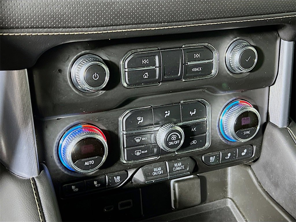Used 2022 GMC Yukon SLT w/ SLT Premium Package image 15