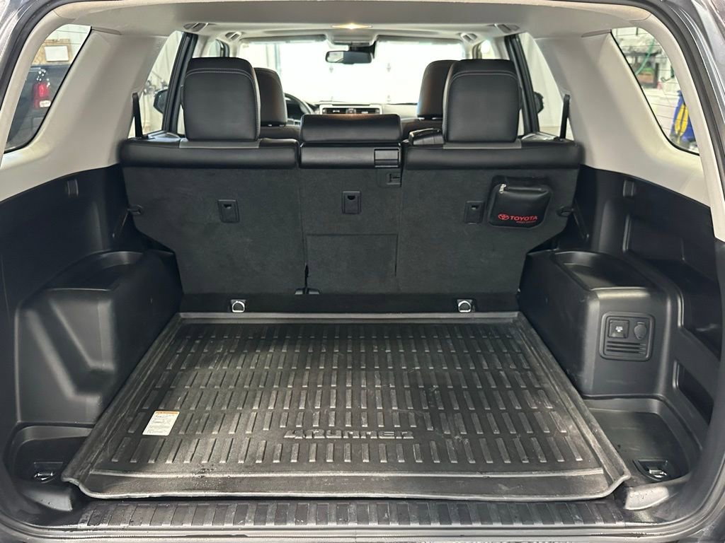 Used 2022 Toyota 4Runner SR5 Premium image 30