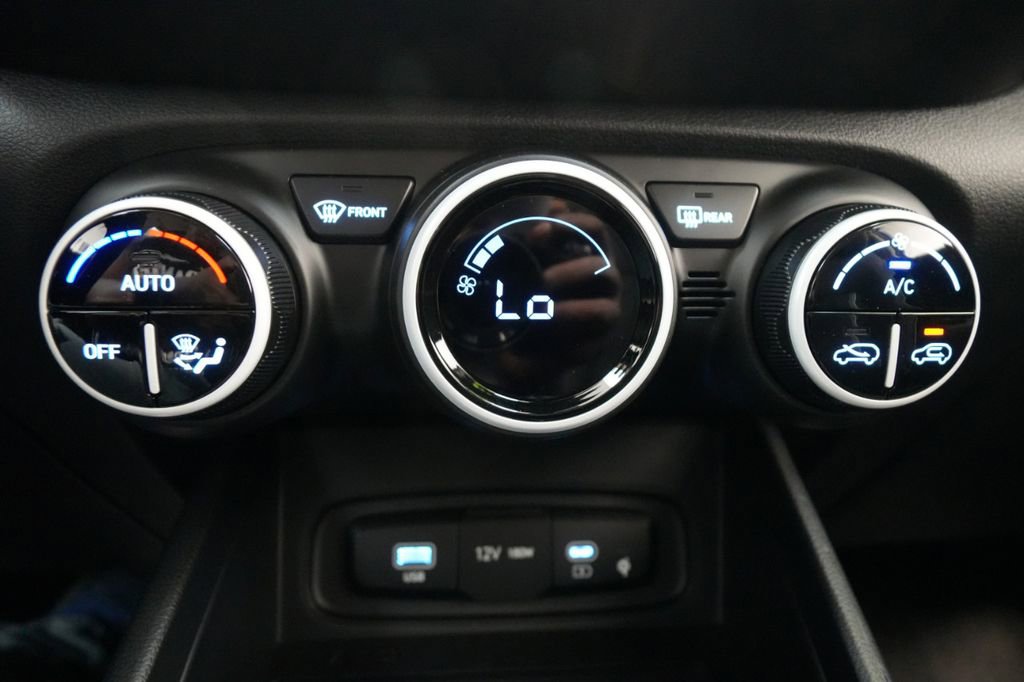 New 2025 Hyundai Venue Limited image 37