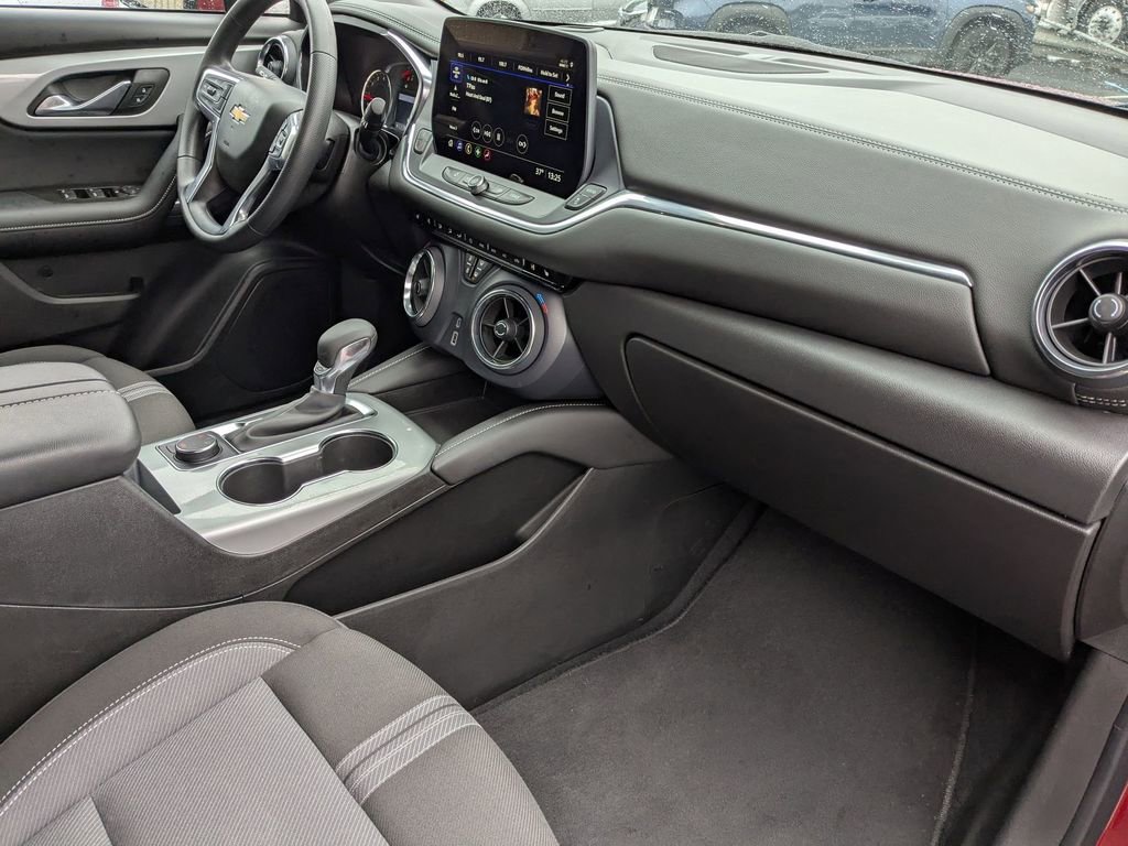 Used 2025 Chevrolet Blazer LT image 33