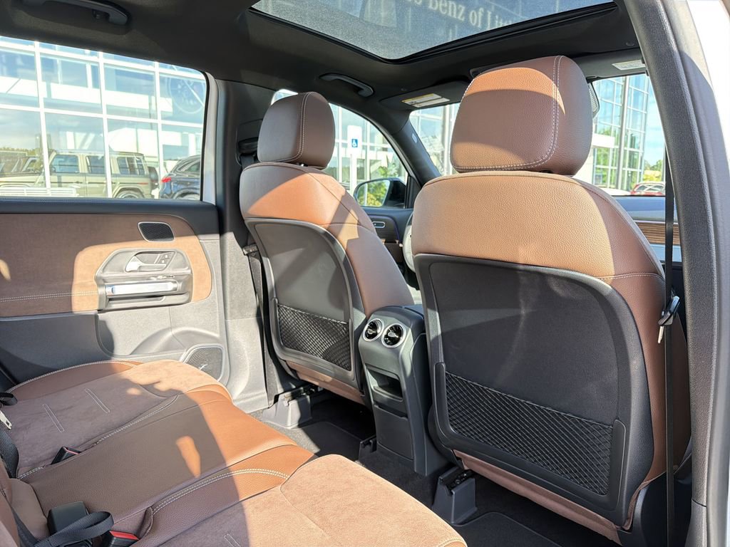 New 2026 Mercedes-Benz GLB 35 AMG 4MATIC image 17