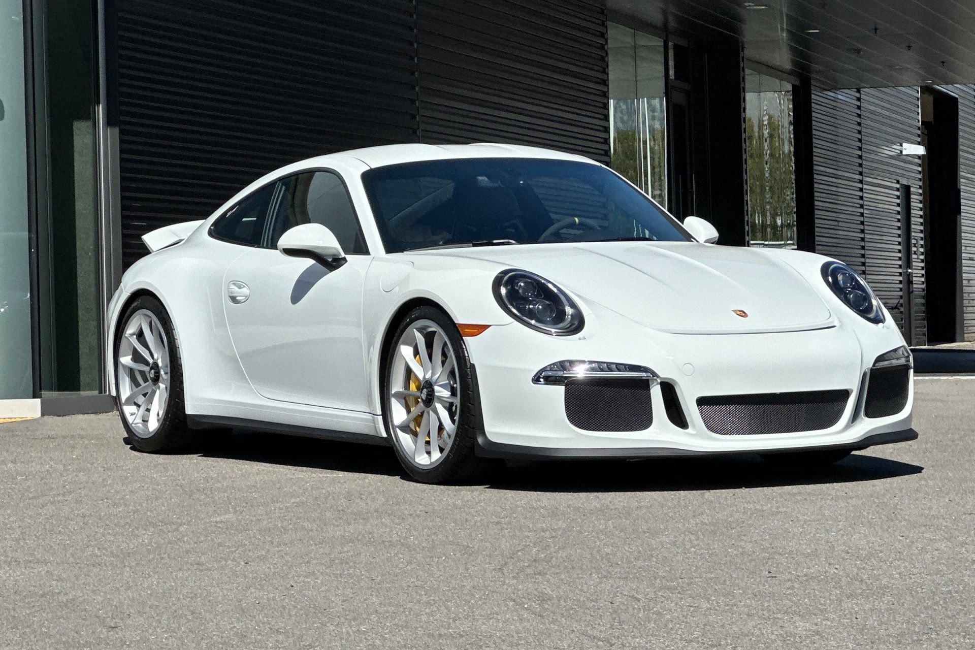 Certified 2016 Porsche 911 R RWD image 10