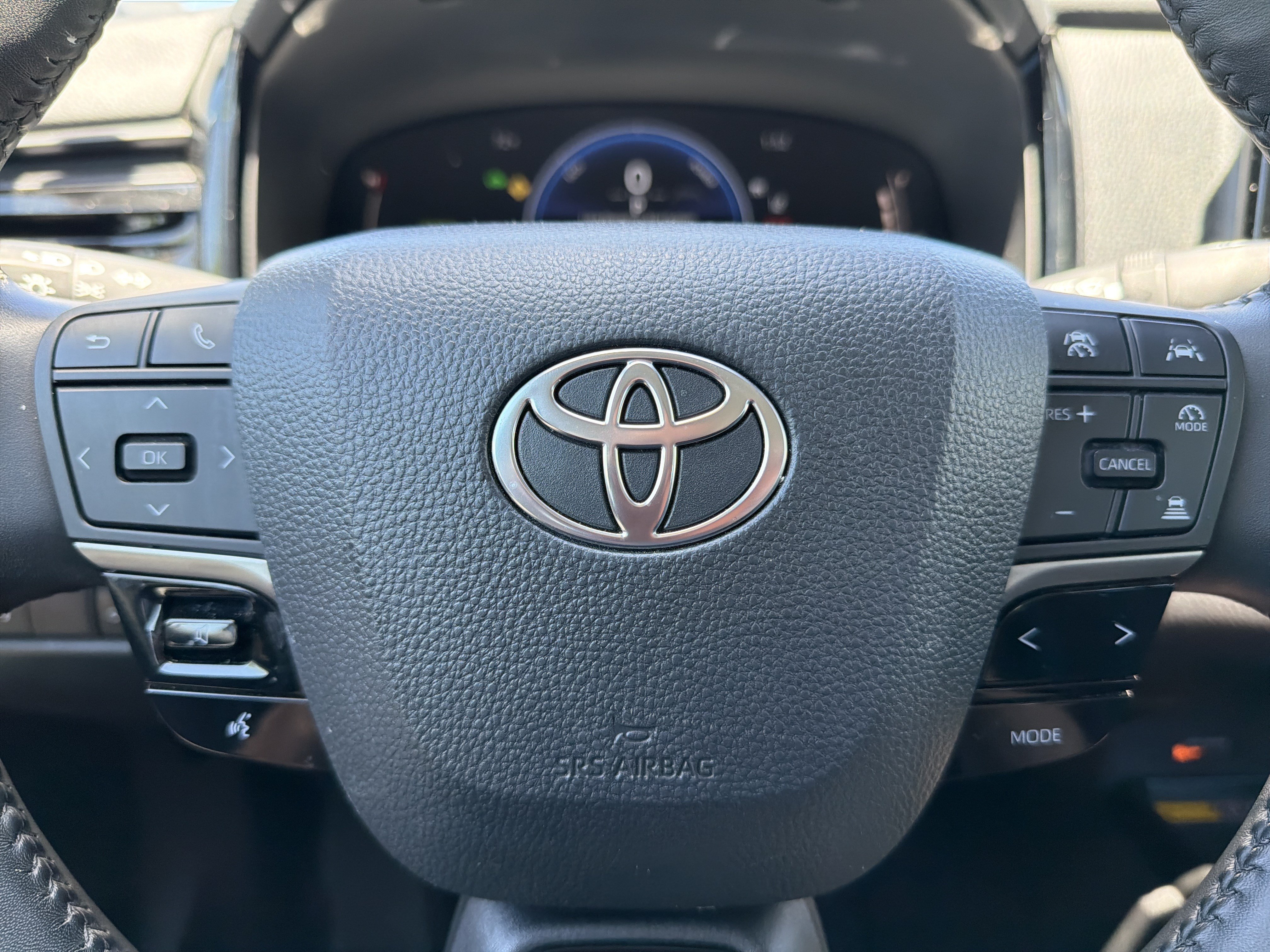 Used 2025 Toyota Camry LE AWD/4WD image 12