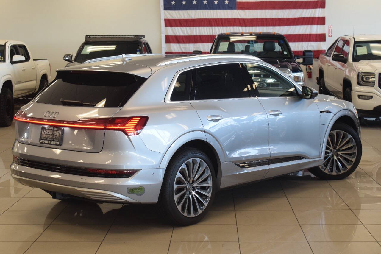 Used 2019 Audi e-tron Prestige w/ Prestige Package AWD/4WD image 36