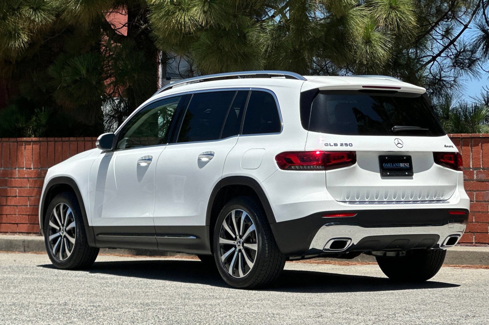 Certified 2023 Mercedes-Benz GLB 250 4MATIC image 7