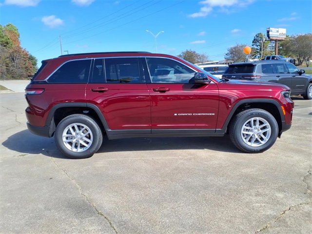 New 2025 Jeep Grand Cherokee Laredo X image 2