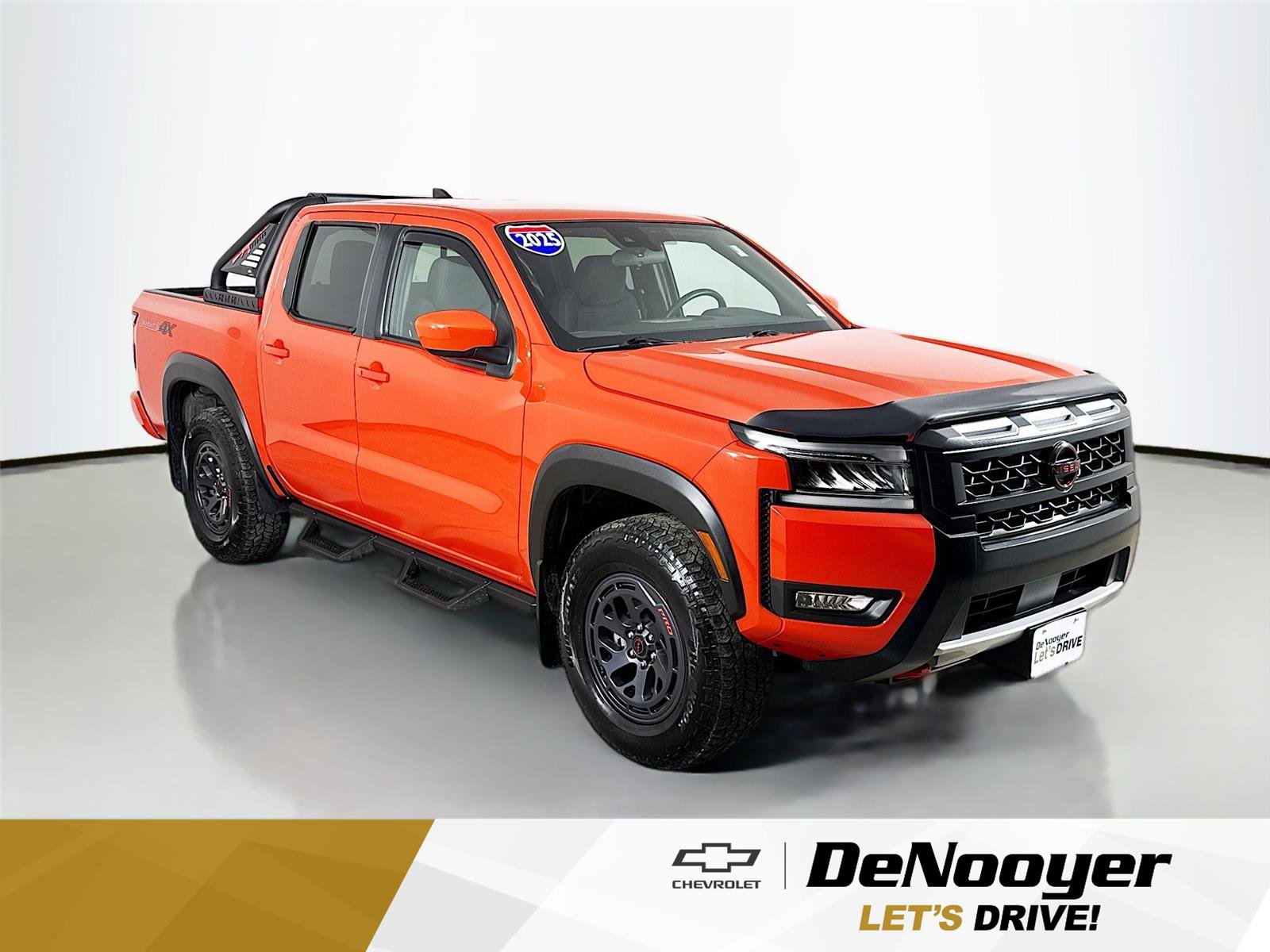 Used 2025 Nissan Frontier PRO-4X image 1