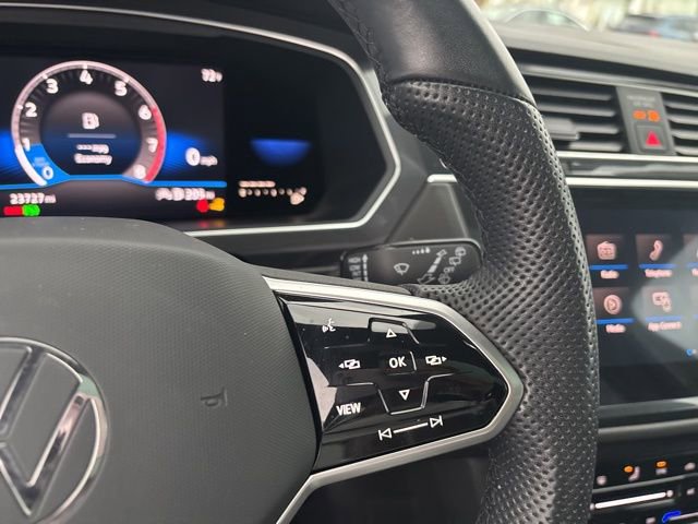 Certified 2023 Volkswagen Tiguan SE R-Line image 24