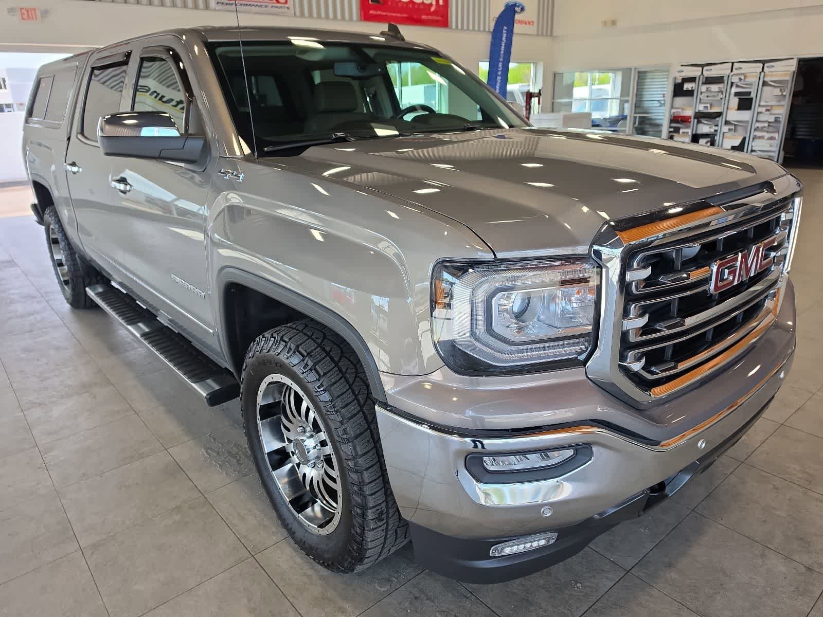 Used 2017 GMC Sierra 1500 SLT w/ SLT Premium Package AWD/4WD image 5