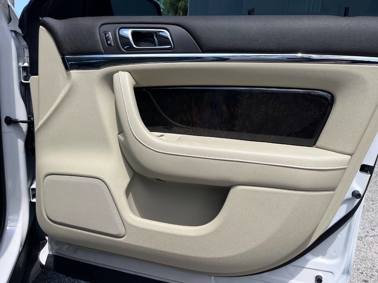 Used 2014 Lincoln MKS AWD w/ Equipment Group 201A image 36