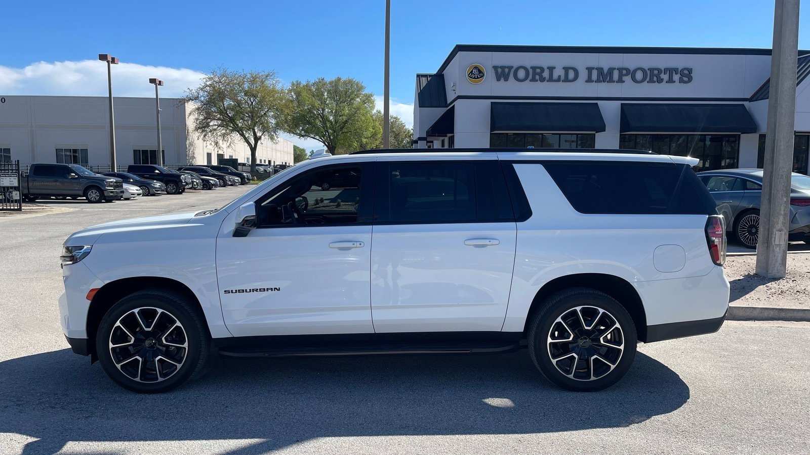 Used 2024 Chevrolet Suburban RST w/ Luxury Package image 55
