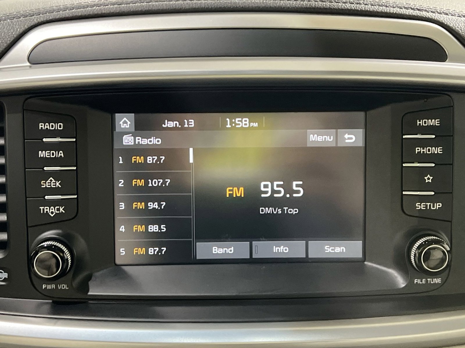 Used 2020 Kia Sorento EX image 18