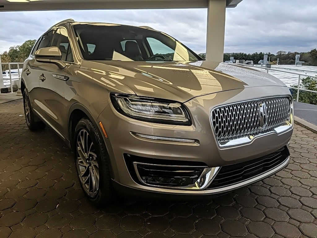 Used 2019 Lincoln Nautilus Reserve image 3