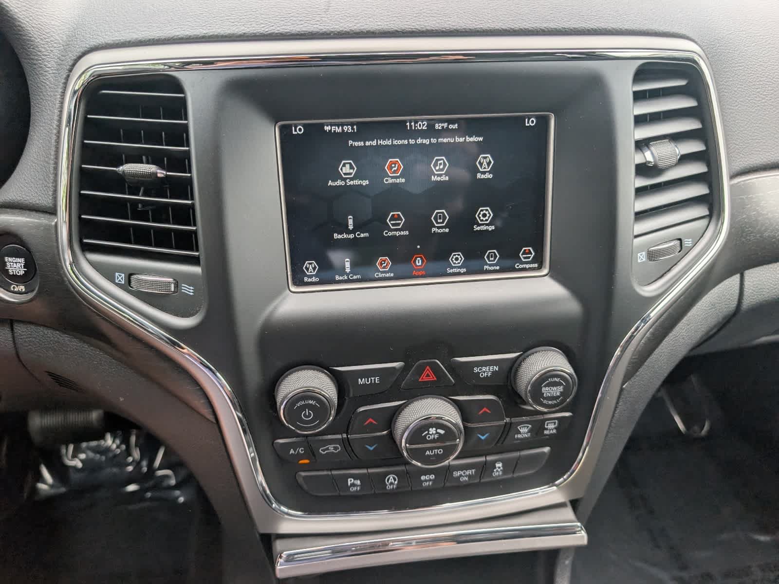 Used 2018 Jeep Grand Cherokee Laredo AWD/4WD image 25