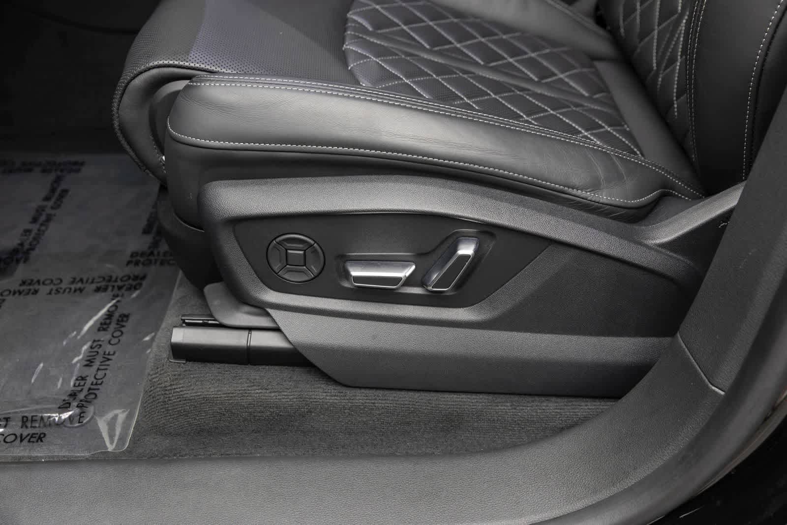 Used 2024 Audi SQ8 Prestige w/ Prestige Package AWD/4WD image 28