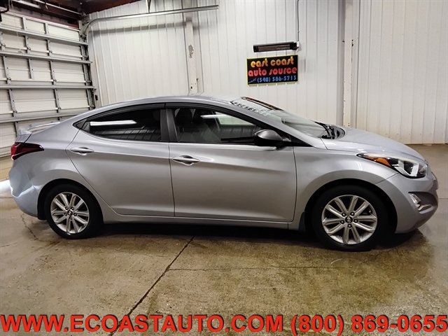 Used 2016 Hyundai Elantra SE w/ Option Group 02 FWD image 2