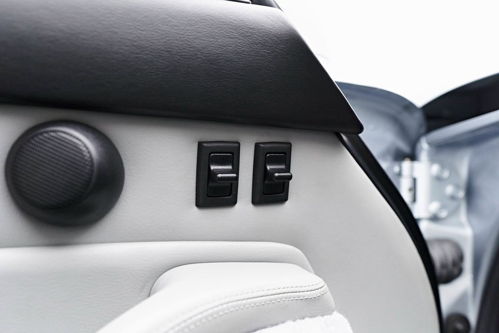 Used 1996 Porsche 911 Turbo image 32