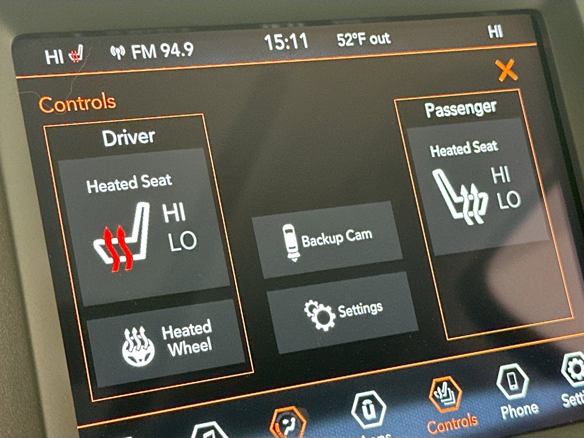 Used 2022 Jeep Cherokee Latitude Lux w/ Sun & Sound Group FWD image 19