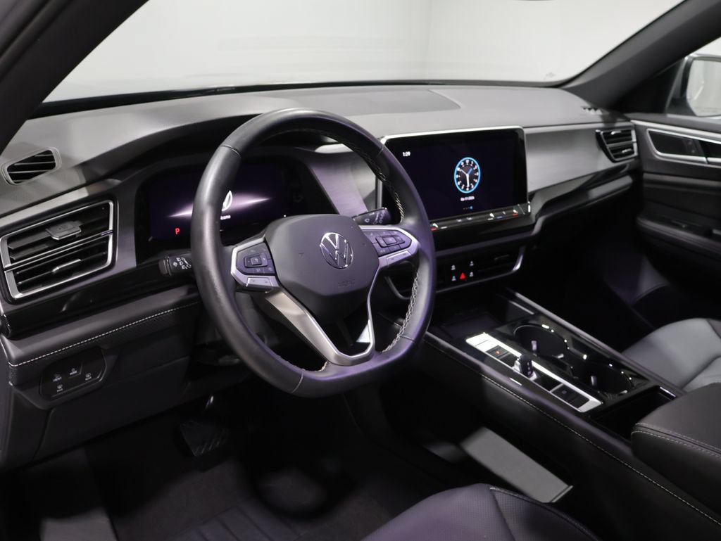 Used 2025 Volkswagen Atlas Cross Sport SE AWD/4WD image 14
