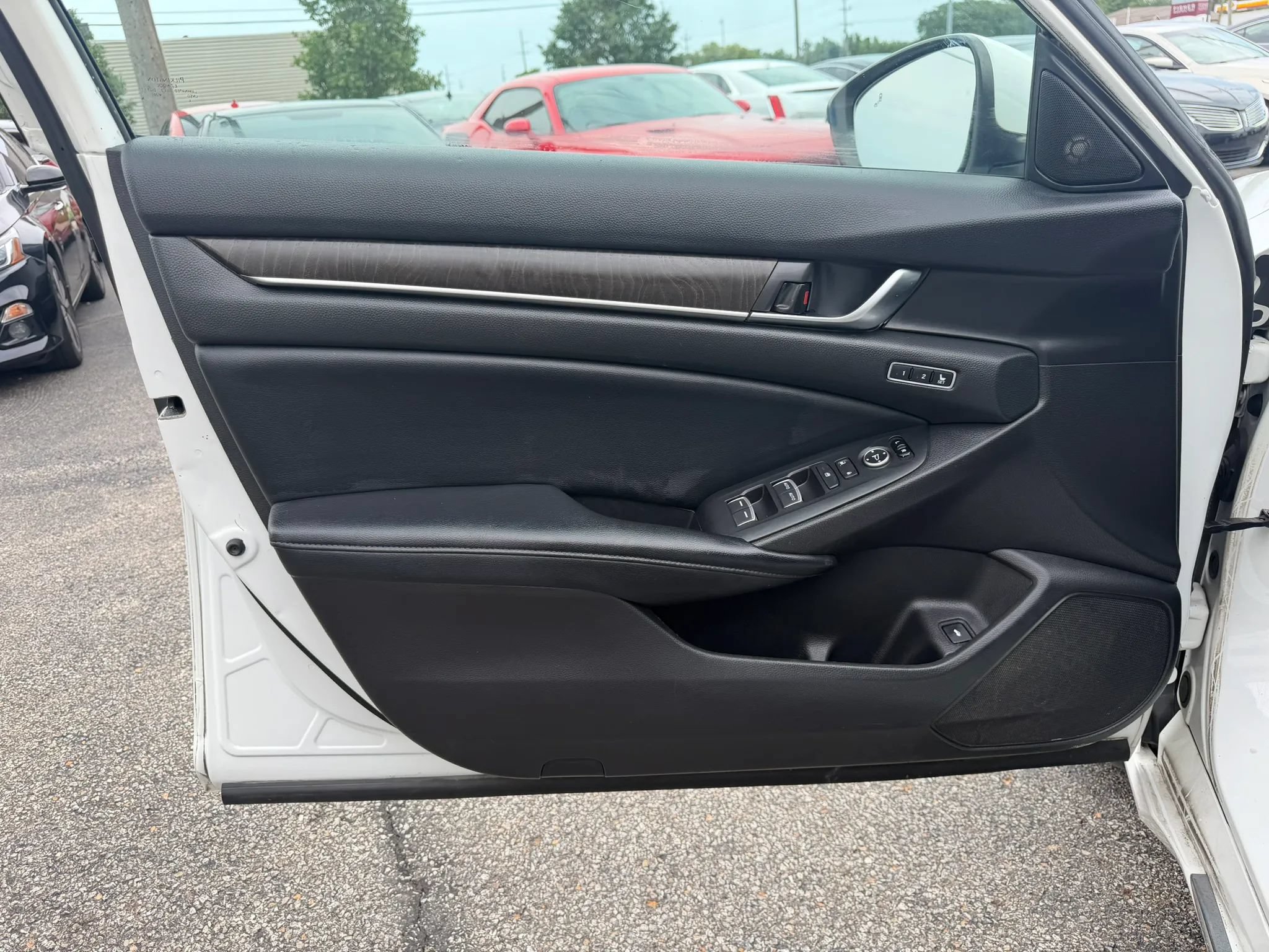 Used 2018 Honda Accord EX-L image 12