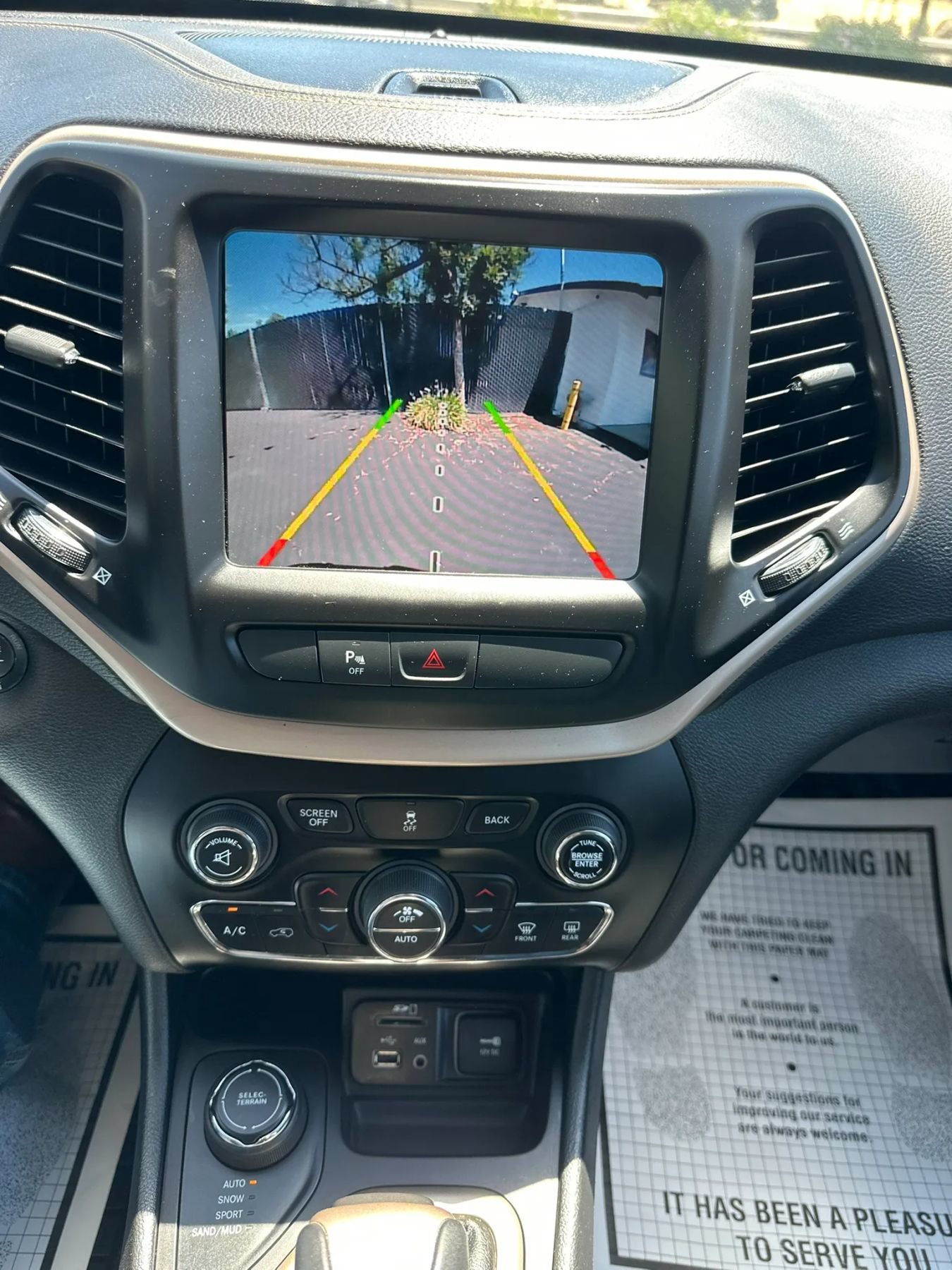 Used 2018 Jeep Cherokee Limited AWD/4WD image 34