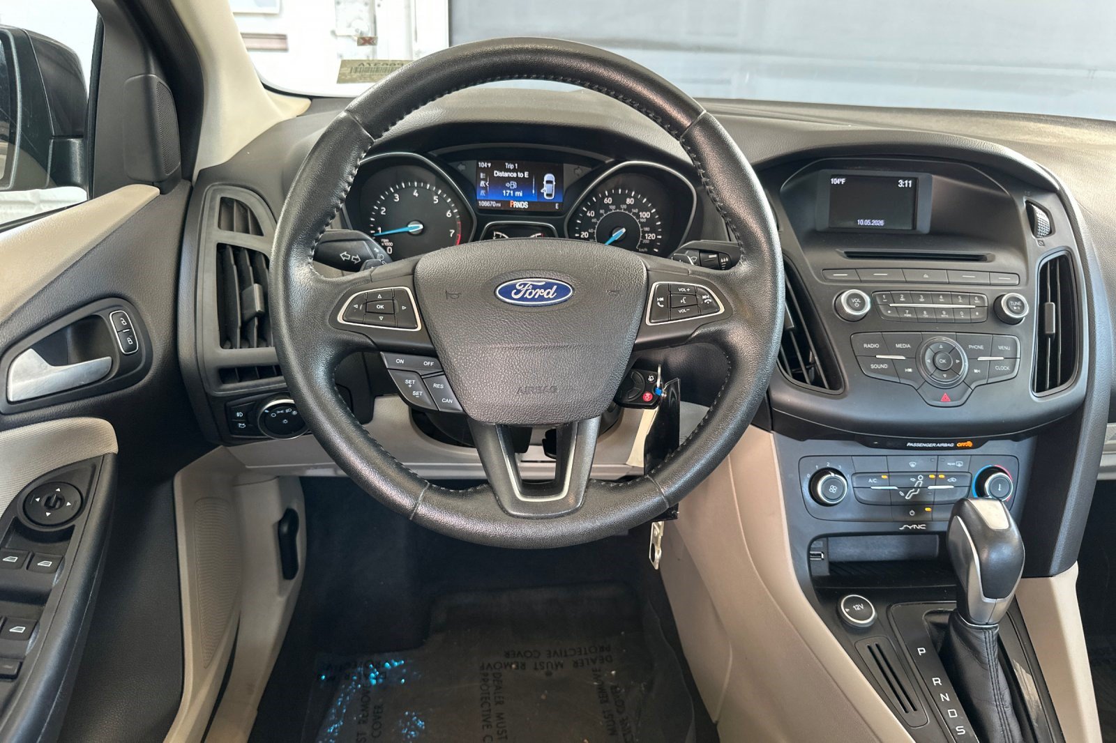 Used 2015 Ford Focus SE w/ SE Sport Package FWD image 17