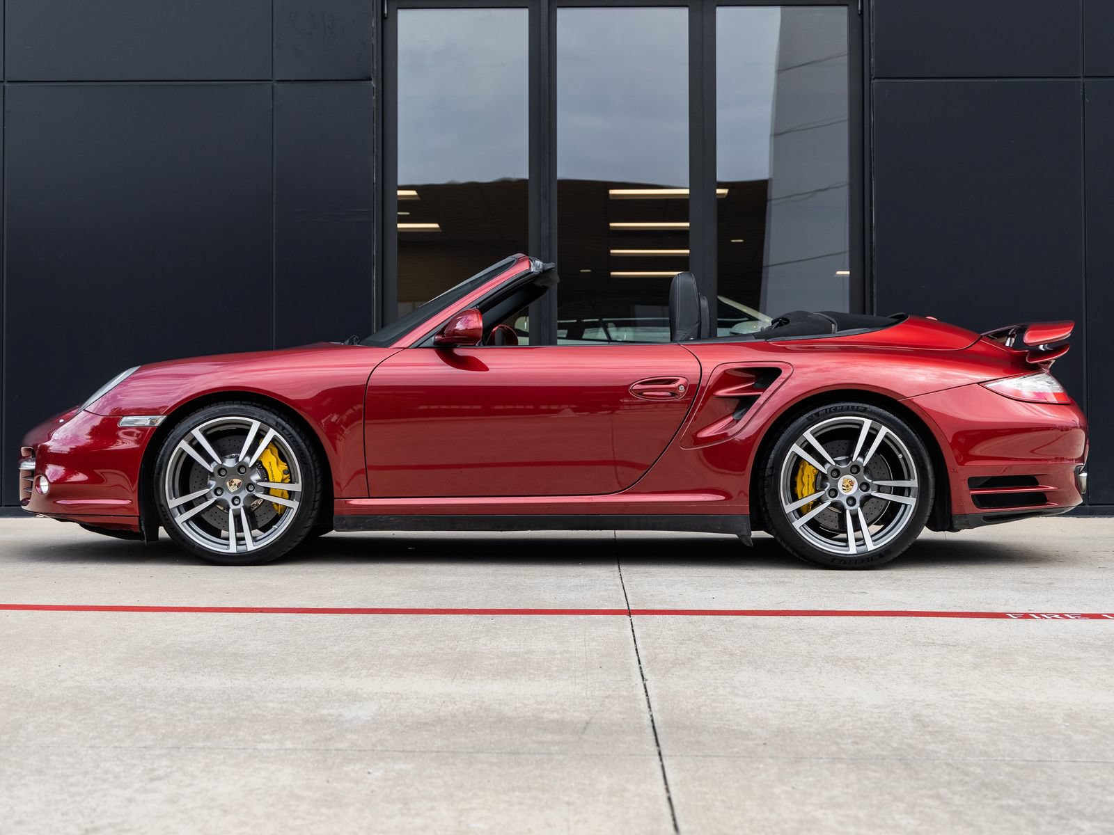 Used 2012 Porsche 911 Edition 918 Spyder AWD/4WD image 2