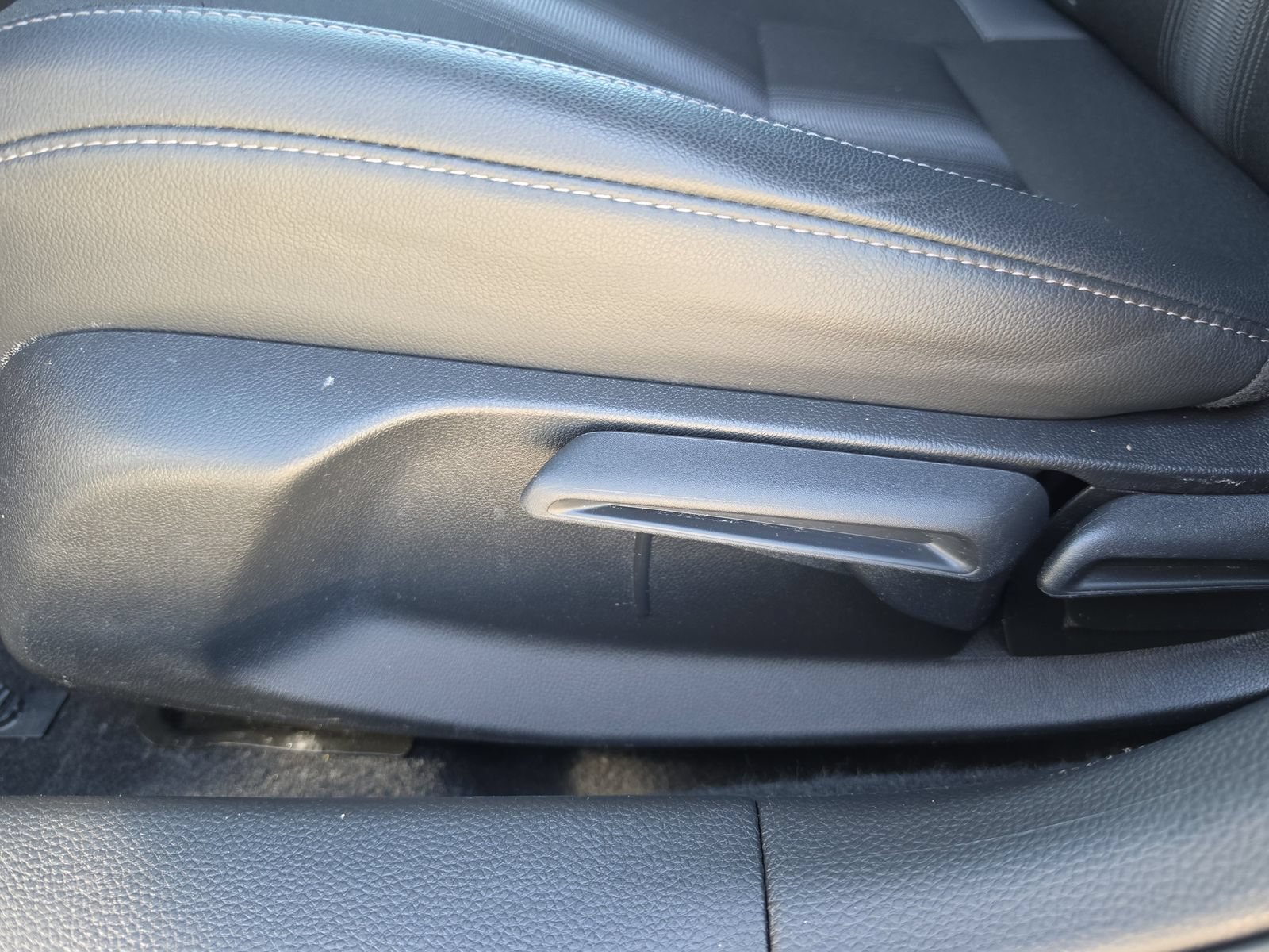 Used 2025 Honda Civic Sport image 11