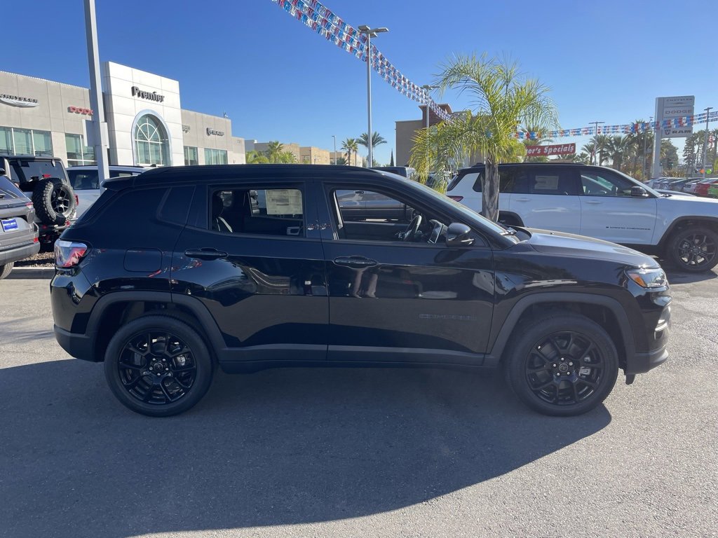 New 2026 Jeep Compass Latitude image 7
