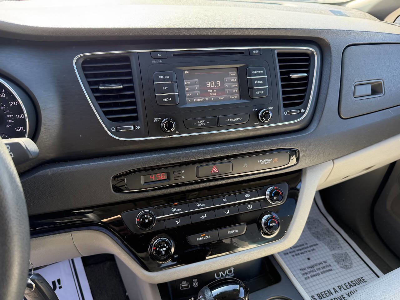 Used 2016 Kia Sedona LX w/ LX Convenience Package FWD image 13