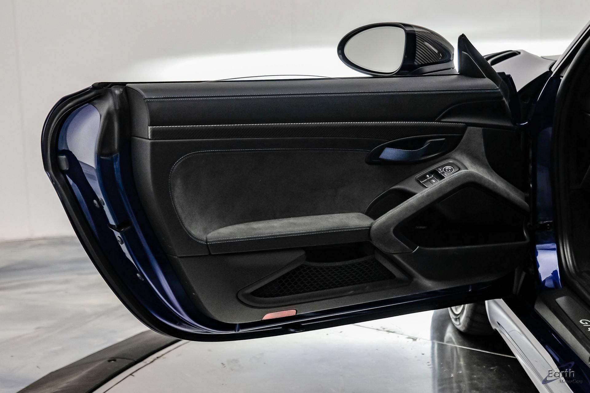 Used 2025 Porsche 718 Cayman GT4 RS RWD image 98