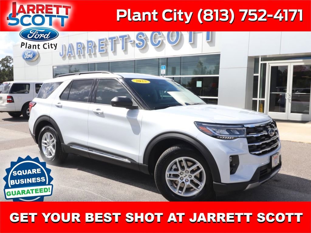 Certified 2025 Ford Explorer Active w/ Active Comfort Package RWD image 1