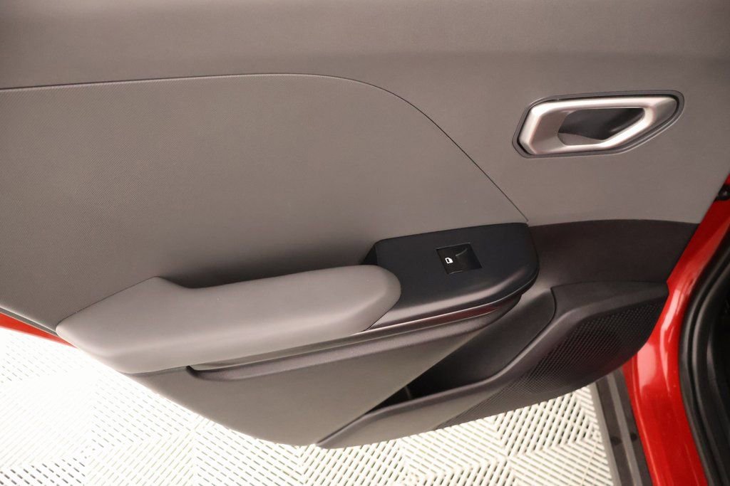 Used 2025 Kia K4 LXS image 15