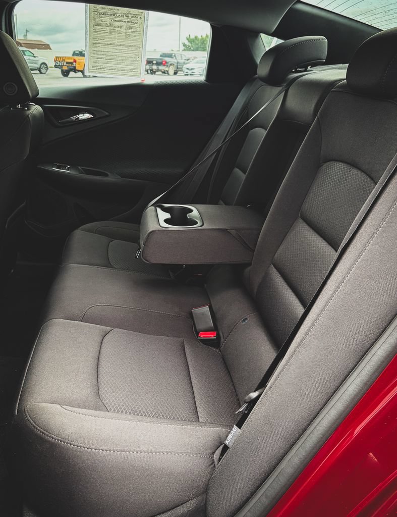 Used 2018 Chevrolet Malibu LT FWD image 15