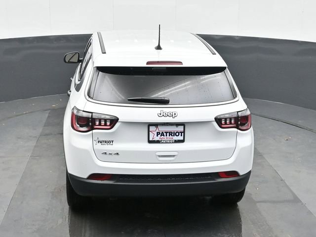 Used 2025 Jeep Compass Sport w/ Mopar Graphics Package image 28