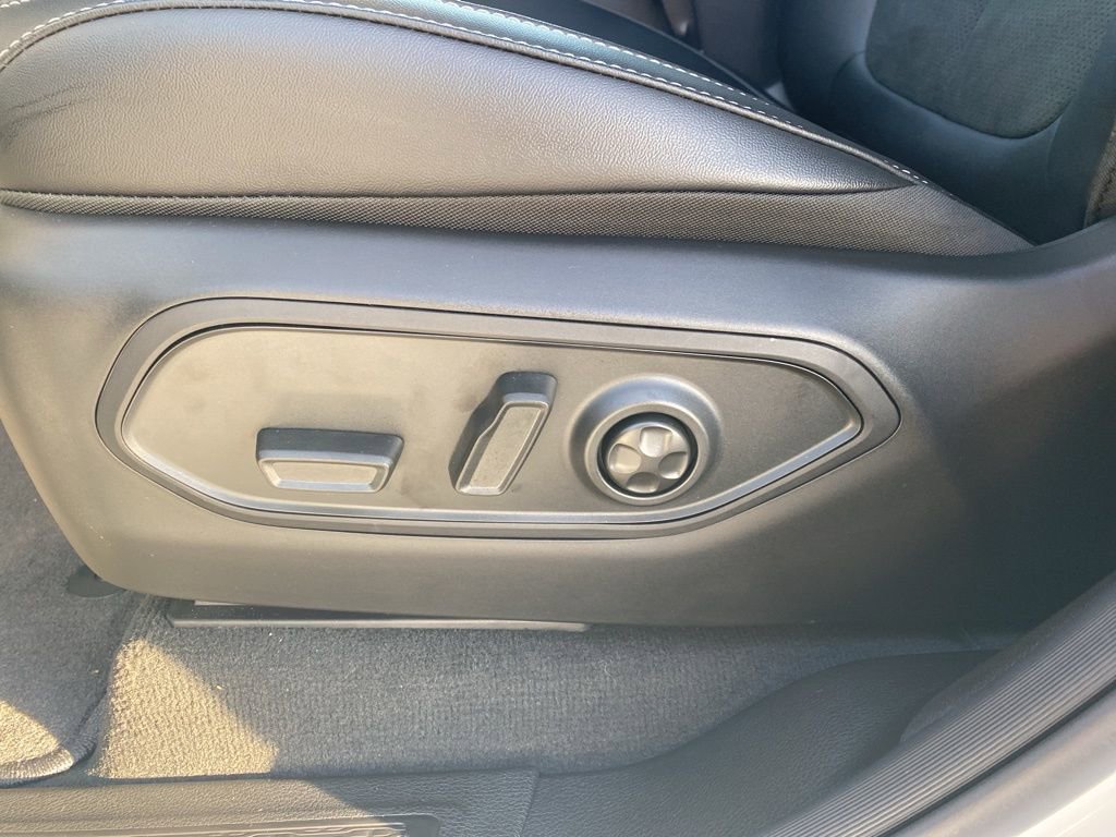 New 2025 Jeep Grand Cherokee L Altitude image 12