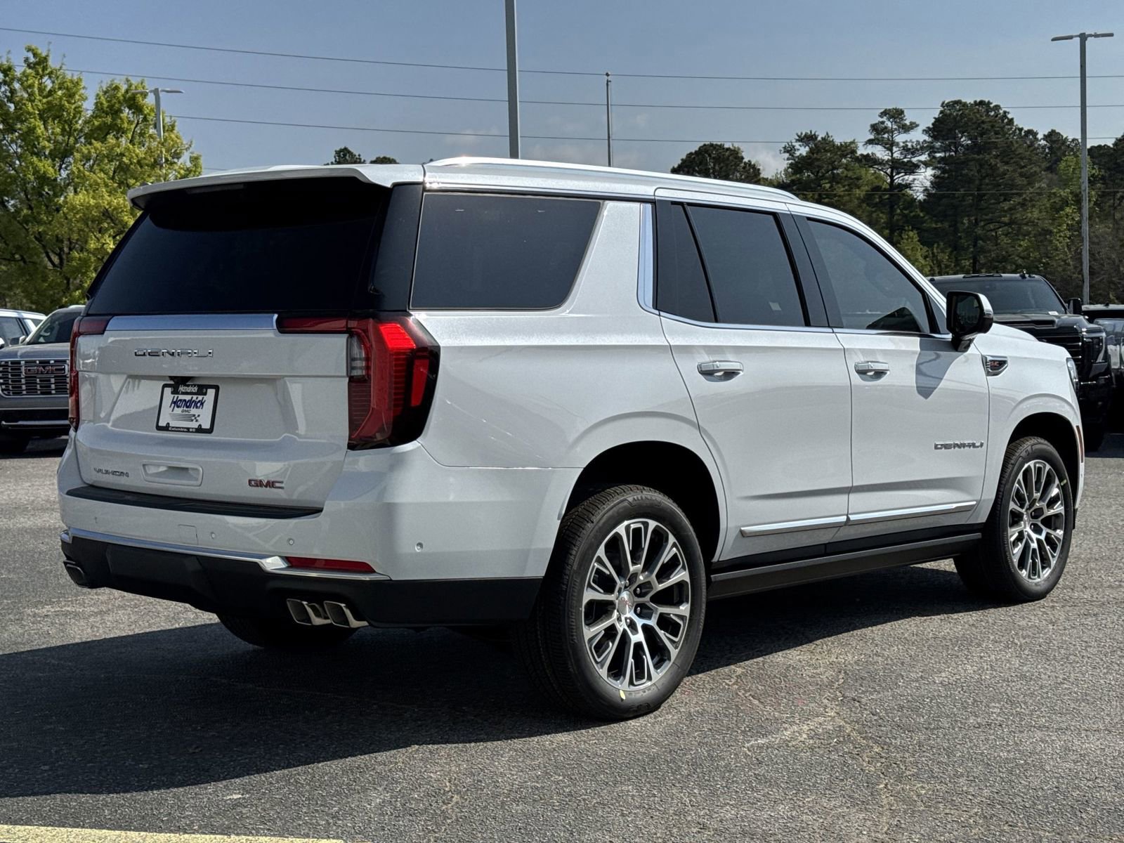 Used 2026 GMC Yukon Denali w/ Sun & Power Step Package AWD/4WD image 10