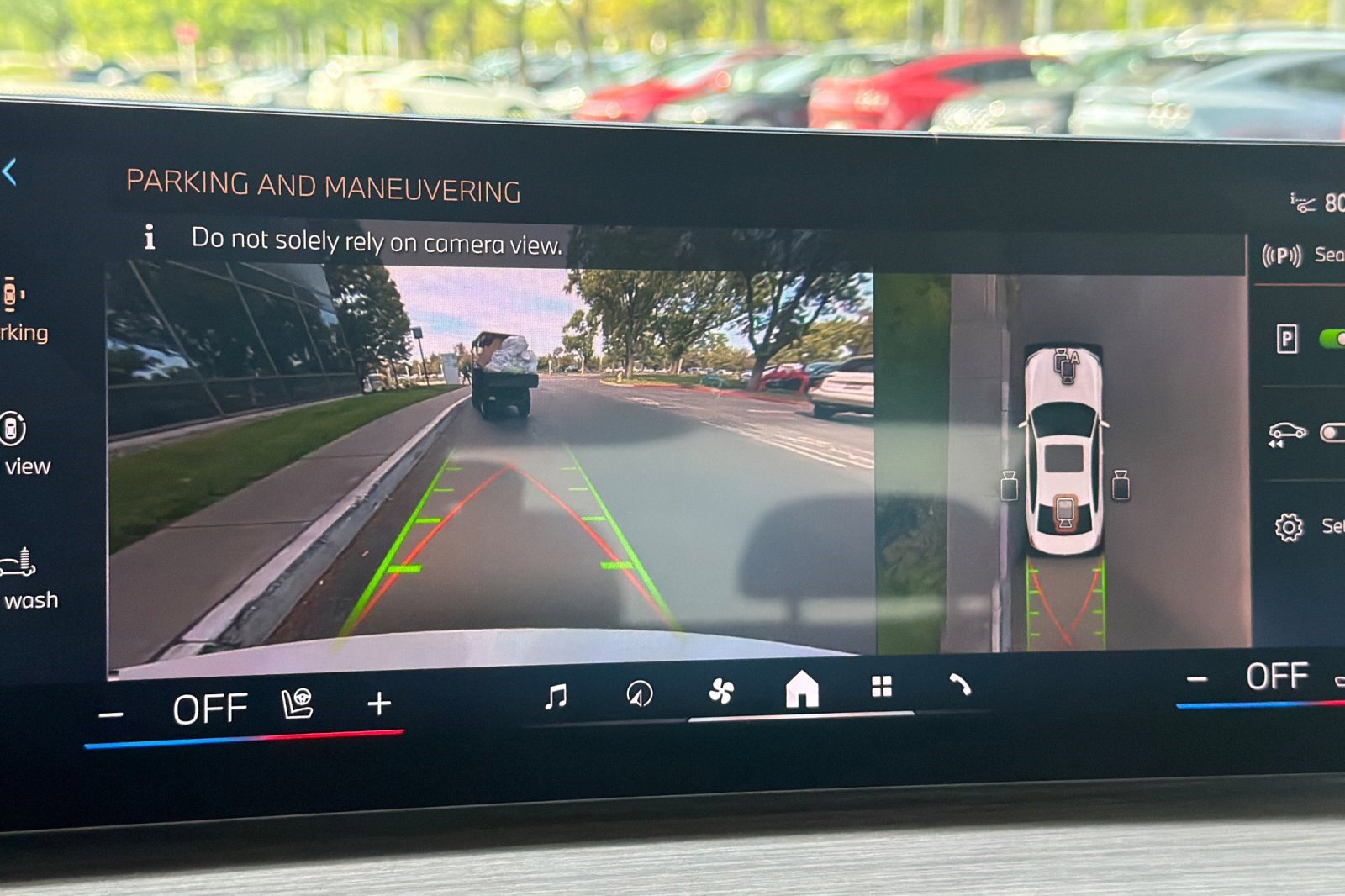 Certified 2025 BMW 330i Sedan image 25